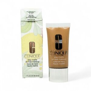 Clinique Stay-Matte Oil-Free Makeup CN70 Vanilla 1 oz/30 mL Full Size NEW